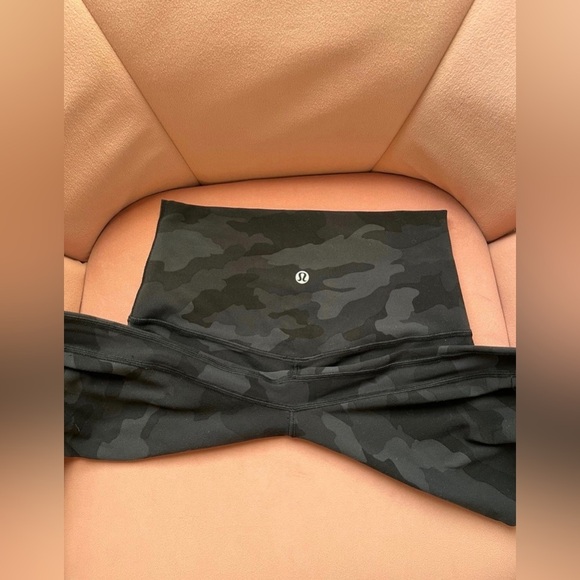 Lululemon Align High Rise 25” Black Camo Coal Multi Leggings Size 4 - Picture 2 of 7